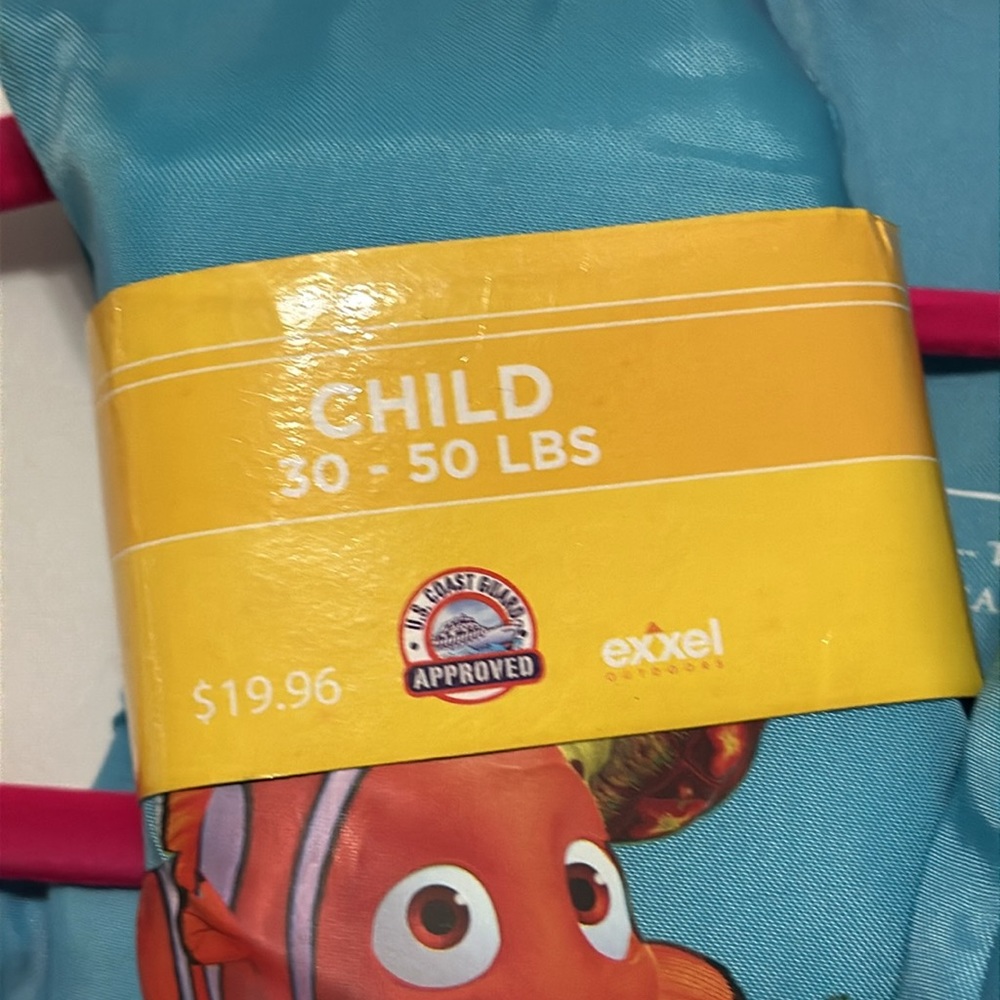 Child Life Jacket - Picture 2 of 6